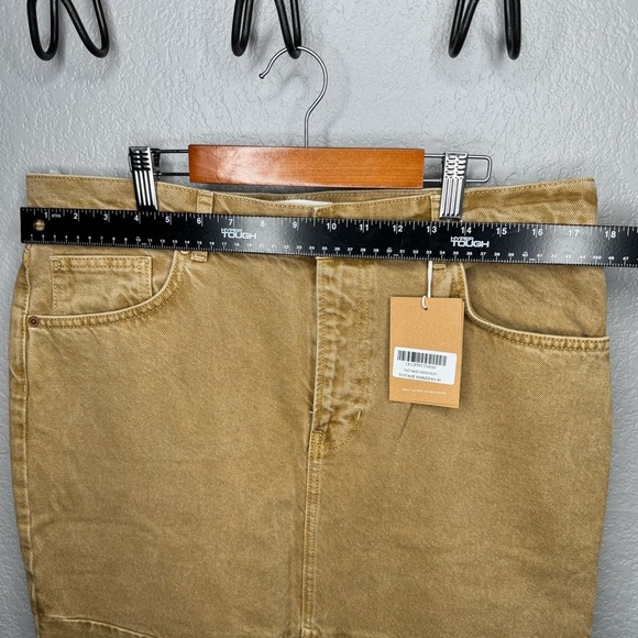 Reformation maxi skirt - Picture 2 of 4